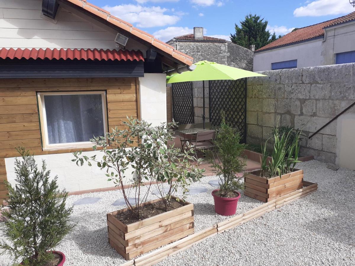 Le Clos Des Passiflores Pons Εξωτερικό φωτογραφία