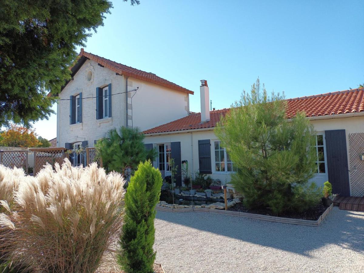 Le Clos Des Passiflores Pons Εξωτερικό φωτογραφία