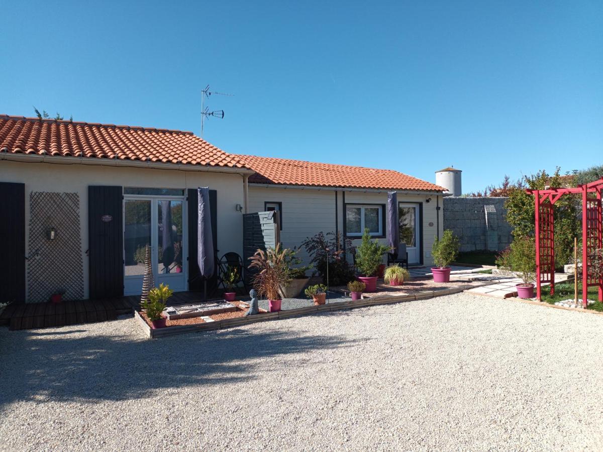 Le Clos Des Passiflores Pons Εξωτερικό φωτογραφία