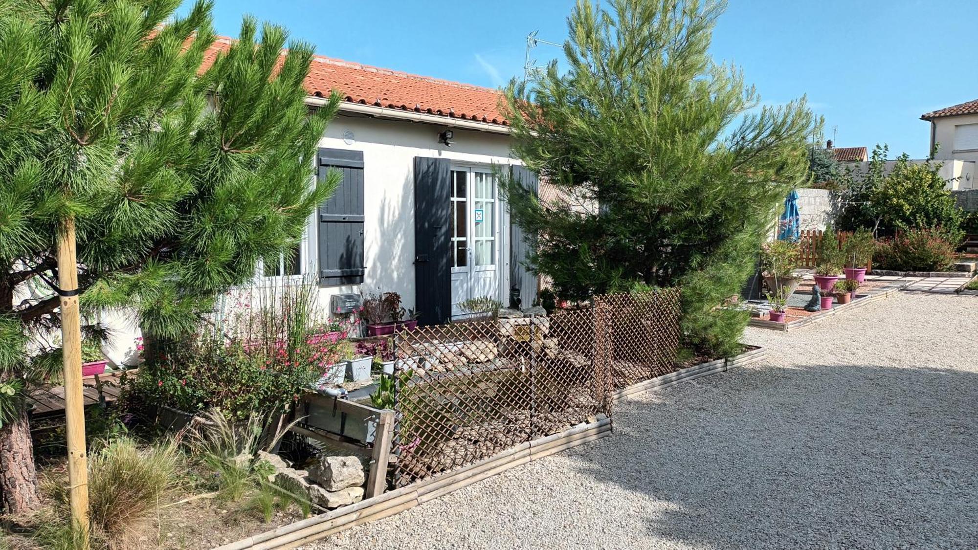 Le Clos Des Passiflores Pons Εξωτερικό φωτογραφία